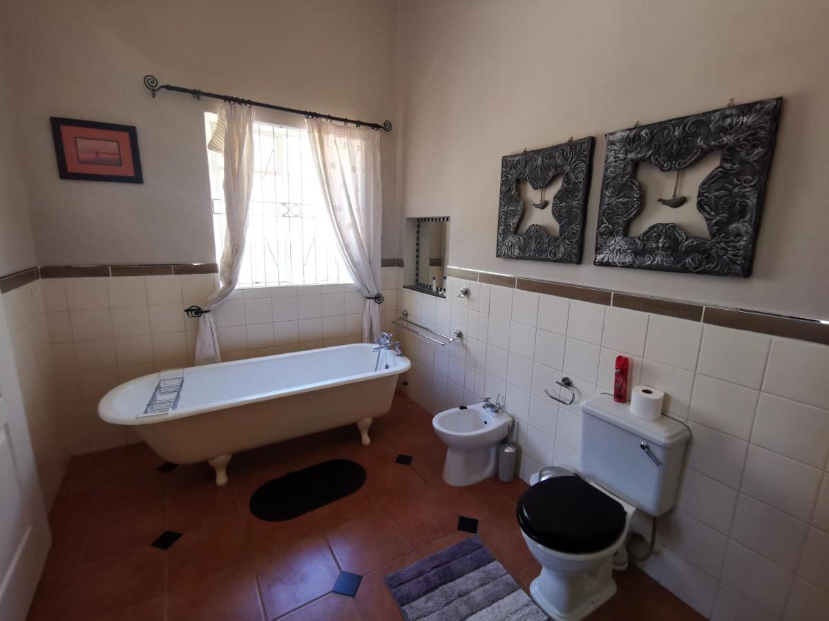 Lucolo Palace B&B Aliwal North Exterior photo
